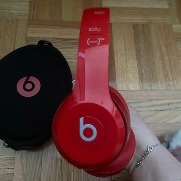 Beats Solo Red - Picture 4 of 11